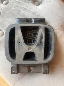 honda crv mk4 grill badge baae - Picture 1 of 1
