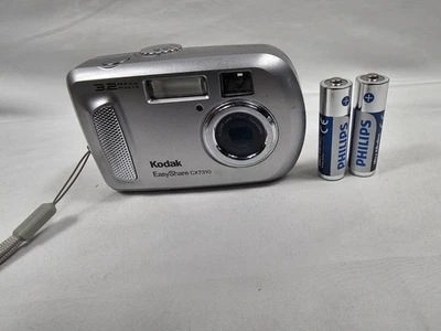 Kodak Digital Camera EasyShare CX7310 3.2MP Silver Tested - Image 1 of 4