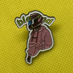 Enamel Pin - Blonde Helmet - Foto 1 di 3