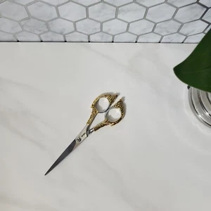 1928 Scissors Jewelry Manor House Two Tone Flower Design without Holder Crafting - Picture 1 of 7