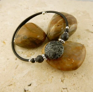 Kilkenny Irish Marble Memory Wire Bracelet w/ Camouflage Jasper bead - Picture 1 of 2