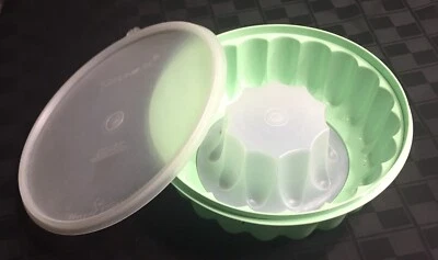 VINTAGE Tupperware Jello Mold Ring # 1202-6 GREEN 3-Parts - Image 1 of 2