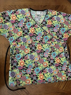 S.C.R.U.BS. spring floral green Scrub Top Sz Lg 2 INSIDE Pockets Wrap tie waist - Image 1 of 4