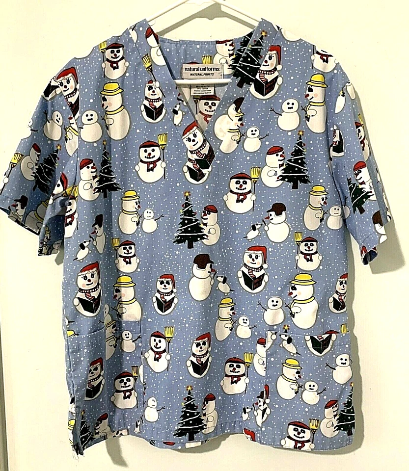 SCRUB UNIFORM TOP    SMALL   Colorful   SNOWMAN Pattern   NATURAL UNIFORMS Brand - Image 1 of 4