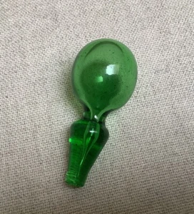 "Tapón de botella verde de vidrio vintage (solo) tapa de bola de repuesto de 2 3/4""" - Imagen 1 de 6