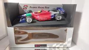 UT Models 1:18 Reynard 981 Pacwest Racing M.Gugelmin Number 17 CART Racing Boxed - Imagen 1 de 8
