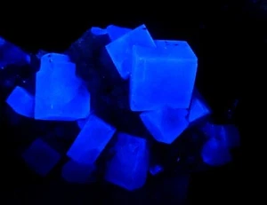 FLUORITE cubic crystals on QUARTZ !!! --- MONGOLIA - Gobi Desert - Choir /ph860 - Picture 1 of 13