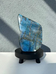 Labradorit Freiform (ca. 1764g, ca. 18cm) ohne Deko - Bild 1 von 1