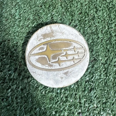 Tampa central prata Subaru OEM 2006-2015 Forester Impreza Outback 28821SA030 - Imagem 1 de 2