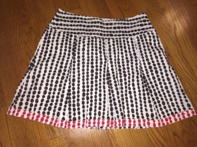 Minifalda plisada forrada a lunares negra y roja Style & Co para mujer talla 8 Foto 1 de 4