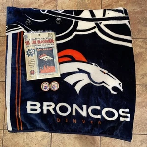 Denver Boncos Fan Package Fleece Throw Blanket Banner & 2 Pin Back Buttons NFL - Picture 1 of 11