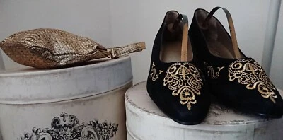 Vintage 1980s Vitale Black Leather/Gold Embroidered Shoes. Size 5. - Image 1 of 4