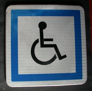 Panneau de signalisation STATIONNEMENT RÉSERVÉ aux PERSONNES HANDICAPÉES - Picture 1 of 2