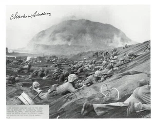 Charles W Lindberg WWII Marine Signed Autograph 8 x 10 Photo PSA DNA j2f1c *09 - Picture 1 of 3