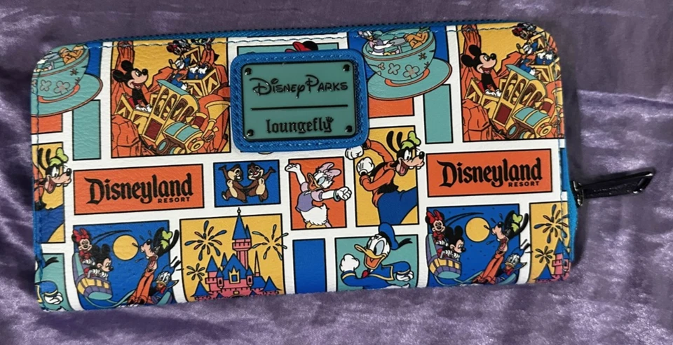 Cartera Loungefly Parques Disney Play in the Park Mickey Minnie Donald Goofy NUEVA Foto 1 de 4
