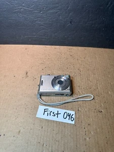 Sony Cyber-shot DSC-W30 6.0 MEGA PIXELS Digital Camera Only Works!!! - Picture 1 of 9