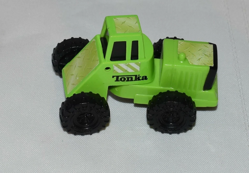 Tractor Tonka Green 2003, hecho para McDonald's, hecho en China Foto 1 de 4