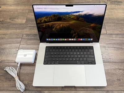 Laptop Apple MacBook Pro 16" (512 GB SSD, M2 Pro, 16 GB) 2023 - Plateada - MNWC3LL/A Foto 1 de 4