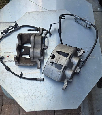 Jeep JL Wrangler Driver  Passenger  Brake Caliper Front 2018-2023 - Image 1 of 4