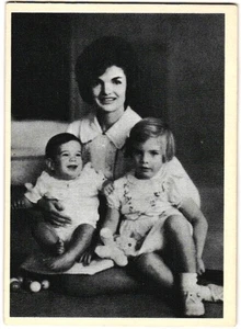1964 Topps JFK Cards #46 The First Family - Picture 1 of 2