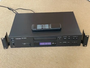 Reproductor de CD profesional Tascam CD-200 - Imagen 1 de 6