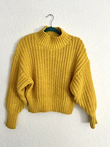H & M Women's Small Sweater, Yellow, Large Knit, Unique, Mock Neck, Excellent - Bild 1 von 4