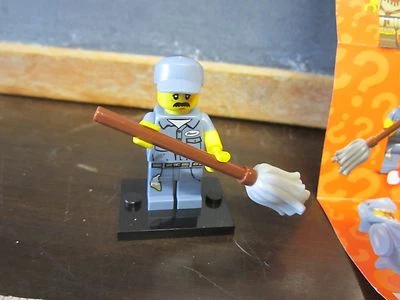 LEGO minifigura minifiguras serie 15 conserje fregona palo bigote sombrero limpiador de suciedad Foto 1 de 3