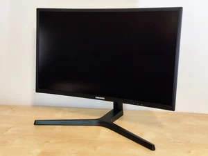 Samsung C24FG73 Gaming Monitor 144Hz QLED 24” Curvo FreeSync - Afbeelding 1 van 7