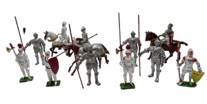 Mixed Lot of Lead Medieval Toy Soldiers & Horses - Nice - Picture 1 of 2