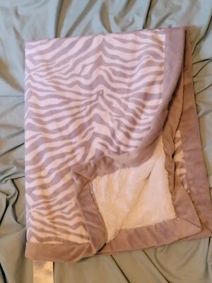 Wendy Bellissimo rayas cebra blanco y gris con manta suave para bebé usada en excelente estado LN  Foto 1 de 3