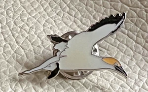 RSPB GANNET PIN BADGE - Picture 1 of 3