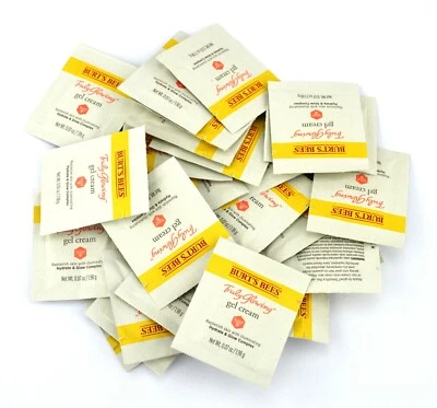 Lot of 30 Burt's Bees Truly Glowing Gel Cream Hydrate & Glow Complex, single pks - Image 1 of 4