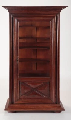 Vitrina francesa de nogal del siglo XIX Foto 1 de 4