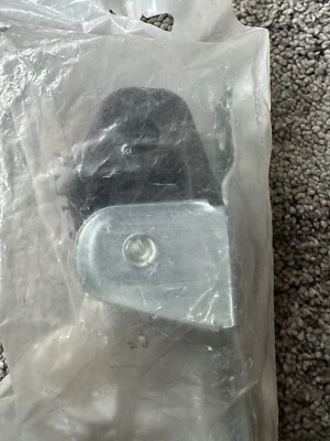 Резиновое крепление подвески выхлопной системы — подходит для Audi A1, Seat Ibiza, Skoda Fabia, VW Polo x1 - Изображение 1 из 2