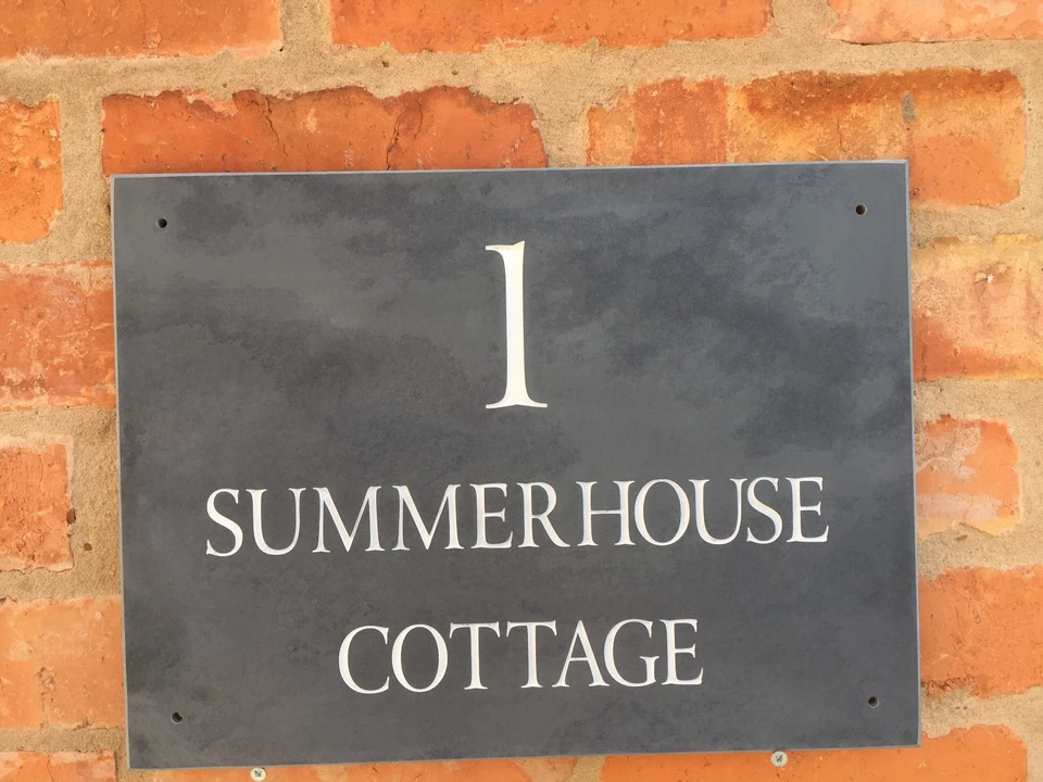 LARGE Premium Quality Smooth Slate House signs 400mm x 300mm ANY NAMENUMBER  - Image 1 of 4