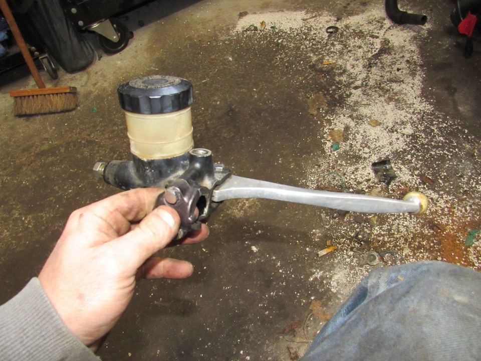 Honda GL1000 1978 Goldwing freno delantero cilindro maestro Foto 1 de 1