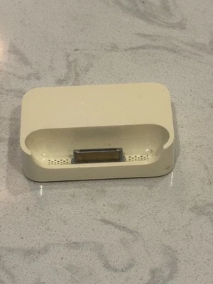 Apple Universal Dock 30-Pin Charging Station Audio Out A1153 Vintage iPod iPhone - Image 1 of 4