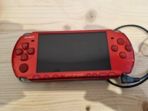 Sony Playstation Portable | PSP | 3004 | Konsole | rot - Bild 1 von 17