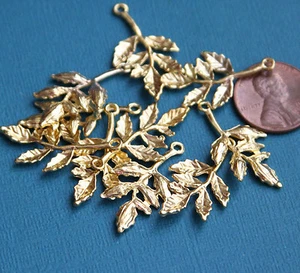 10 pcs gold plated Leaves Charms, alloy leaves pendant - Picture 1 of 3