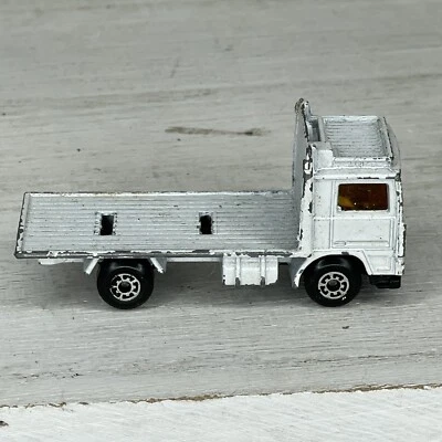 Vintage MATCHBOX Volvo Tractor Truck (White) 1:90 Scale Diecast Model - Image 1 of 4