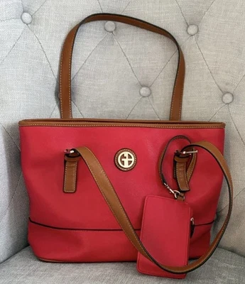 Bolso de Mano Giani Bernini Rojo Saffiano Imitación Cuero Texturizado Bolsillos Mediano Clásico Foto 1 de 4