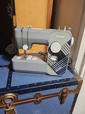 Brother RLX3817G 17-Stitch Sewing Machine Gray - Image 1 of 4