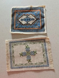 Alfombras miniatura para casa de muñecas punto de cruz más una impresa - Imagen 1 de 6