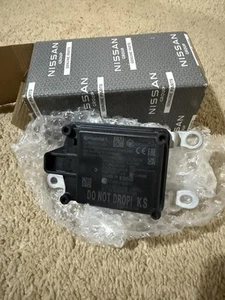 Genuine OEM Nissan 28438-5KS0A Front Cruise Control Distance Sensor Assy - Picture 1 of 5