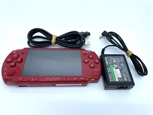 Sony PSP-2000 Konsole rot Ladegerät & neuer Akku & Memory Stick getestet top - Bild 1 von 18
