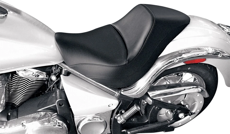 Saddlemen Renegade Deluxe Seat K06-11-002 for 06-24 Kawasaki Vulcan 900 Classic - Image 1 of 1