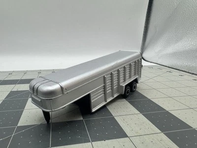 ERTL Gooseneck Silver Horse Livestock Trailer Die-Cast Metal 5th Wheel Toy 1/64 - Image 1 of 4