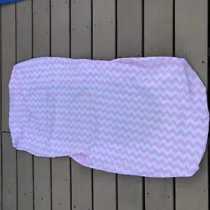 pottery barn kids fitted crib sheet pink Chevron Print Organic Cotton - Picture 1 of 3