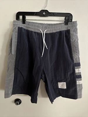 Pantalones Cortos Thom Browne Para Hombre Gris Nylon Salón Cintura Elástica Delfines Talla M/L? Foto 1 de 4