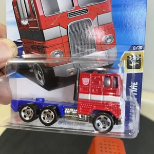 Hot Wheels Optimus Prime Transformers 2025 Semi Truck - Picture 1 of 6